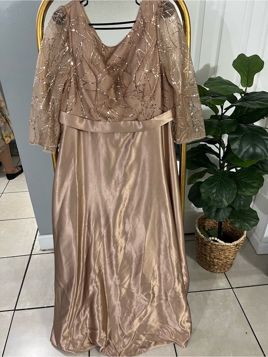 SHEIN Dresses & Skirts - SHEIN Champagne Metallic Lace A-Line Evening Dress